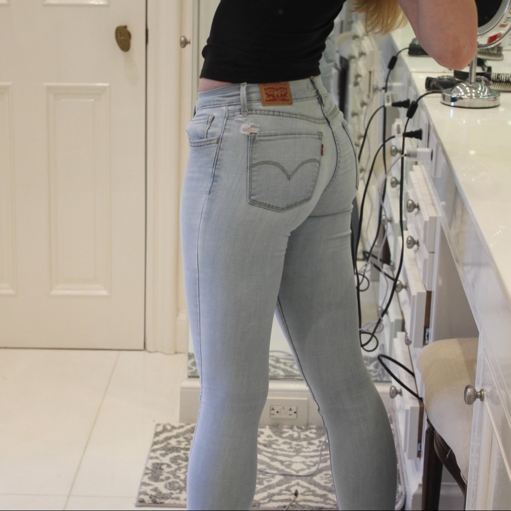 Levi’s Light Wash 710 Jeans